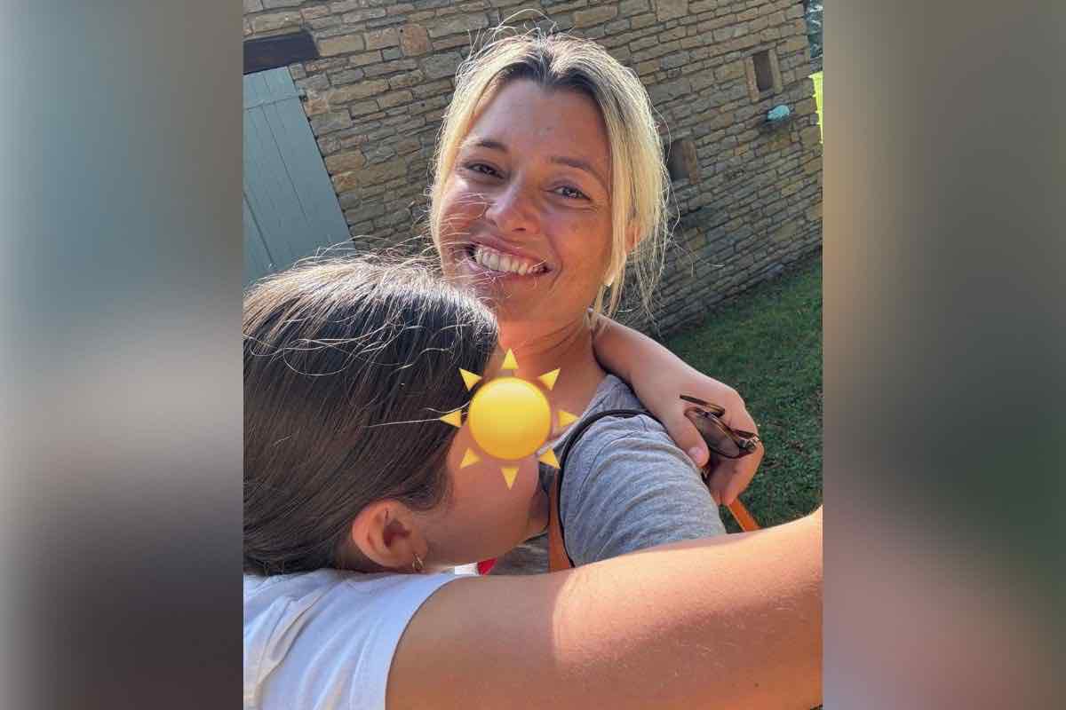 Stella Frizzi insieme a mamma Carlotta sempre più bella